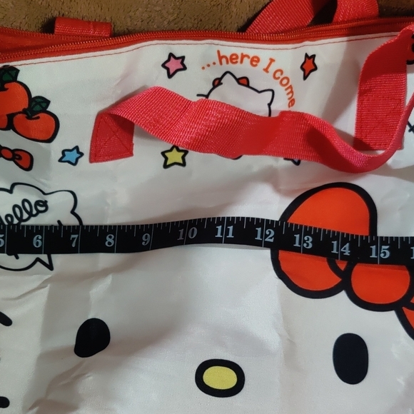 Hello Kitty Kids Bag in Red and White W Pencil Case - Picture 13 of 14